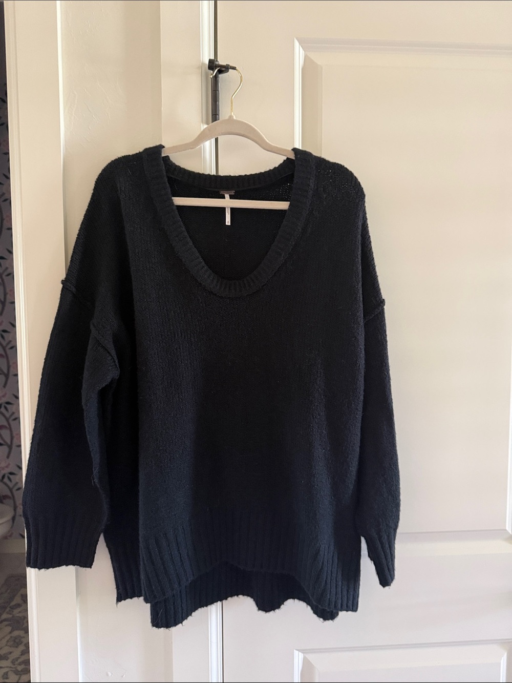Free People Black Scoop-Neck Oversized Sweater Small